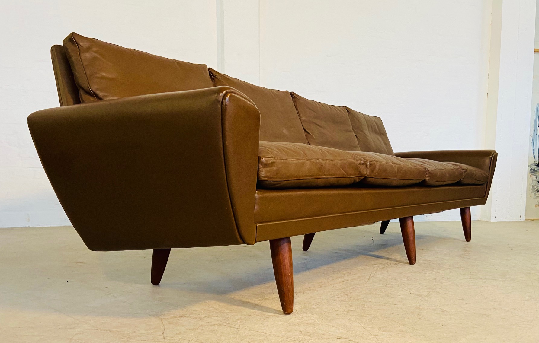 GEORG THAMS VINTAGE RETRO DANISH MID-CENTURY 4 PERSON SOFA in BROWN LEATHER 1960