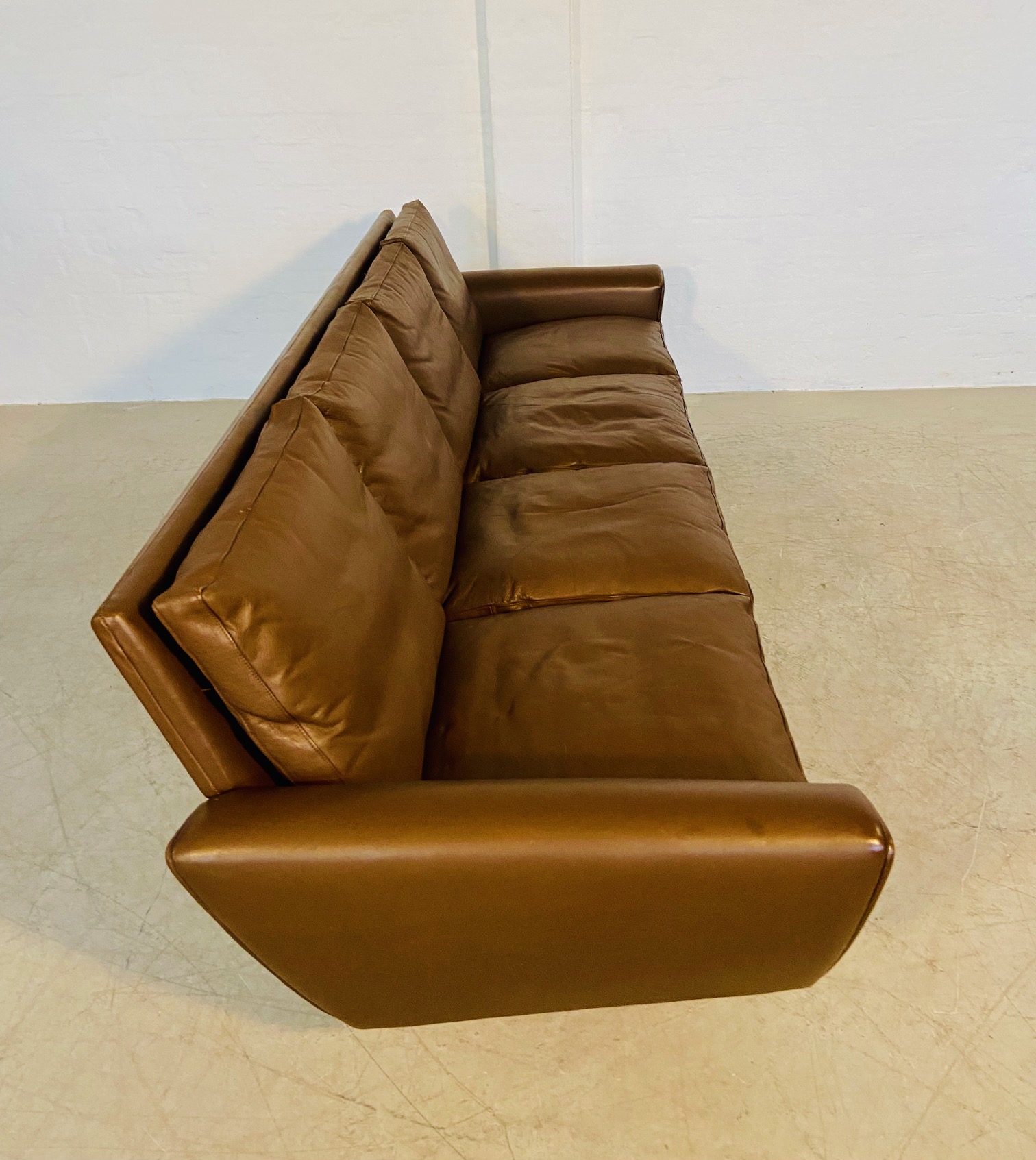 GEORG THAMS VINTAGE RETRO DANISH MID-CENTURY 4 PERSON SOFA in BROWN LEATHER 1960