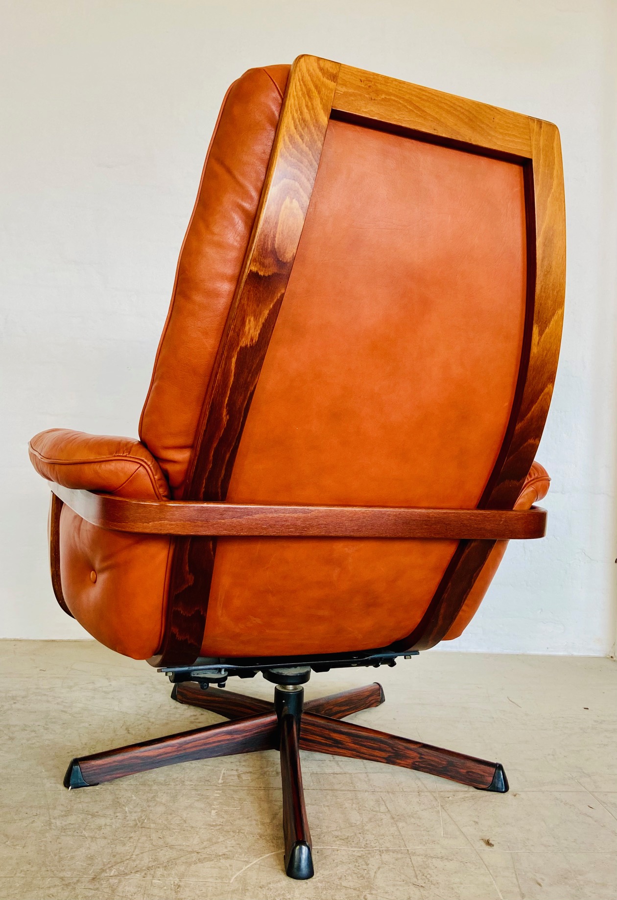 Gote Møbler Vintage Mid Century Reclining Lounge Chair  1970s