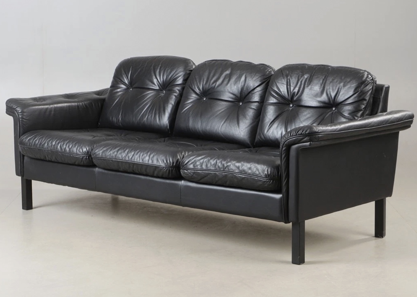 2E9B1CA2-9A3A-4DDD-9882-421E48037AC3 Vintage Danish Mid Century 3 Person Black Leather Sofa 1970,s
