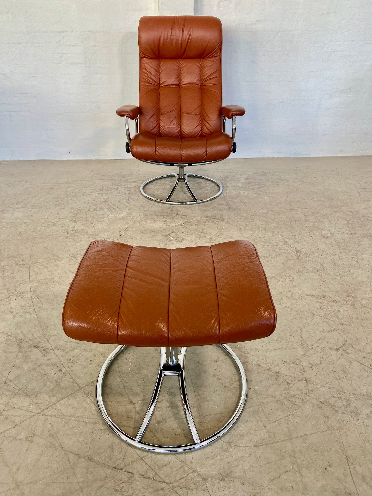 Vintage Cognac Leather Ekornes Stressless Reclining Lounge Chair & Stool 1960,s