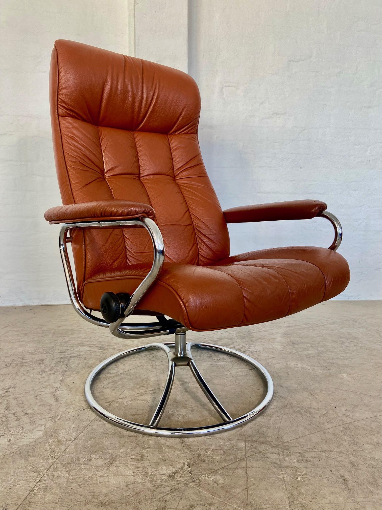 Vintage Cognac Leather Ekornes Stressless Reclining Lounge Chair & Stool 1960,s