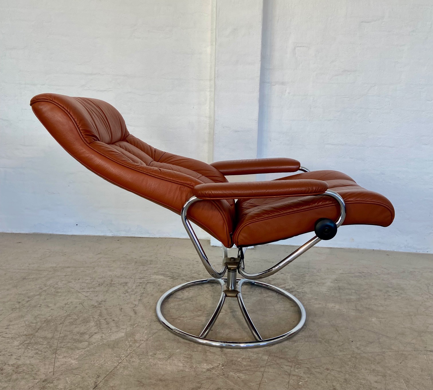 Vintage Cognac Leather Ekornes Stressless Reclining Lounge Chair & Stool 1960,s