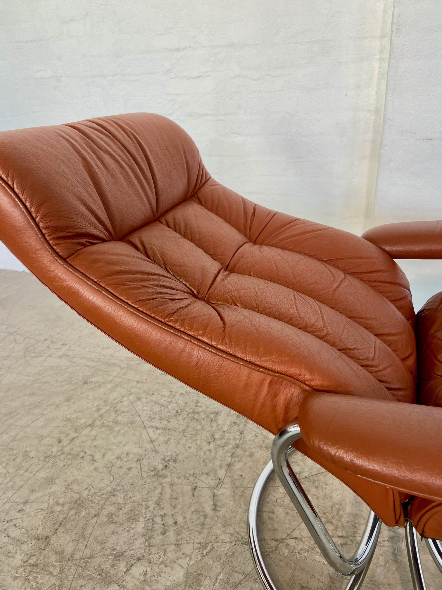Vintage Cognac Leather Ekornes Stressless Reclining Lounge Chair & Stool 1960,s