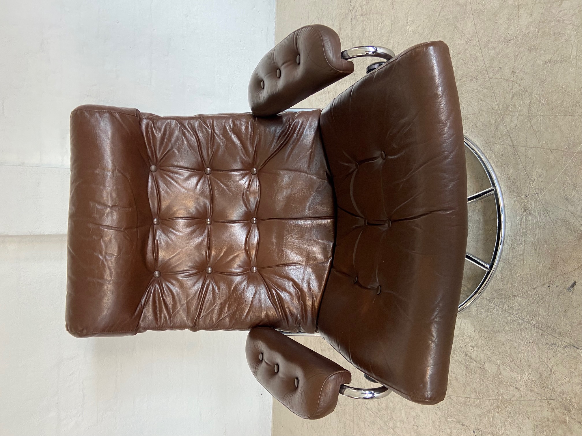 Vintage Brown Leather Ekornes Stressless Reclining Lounge Chair & Stool 1960,s