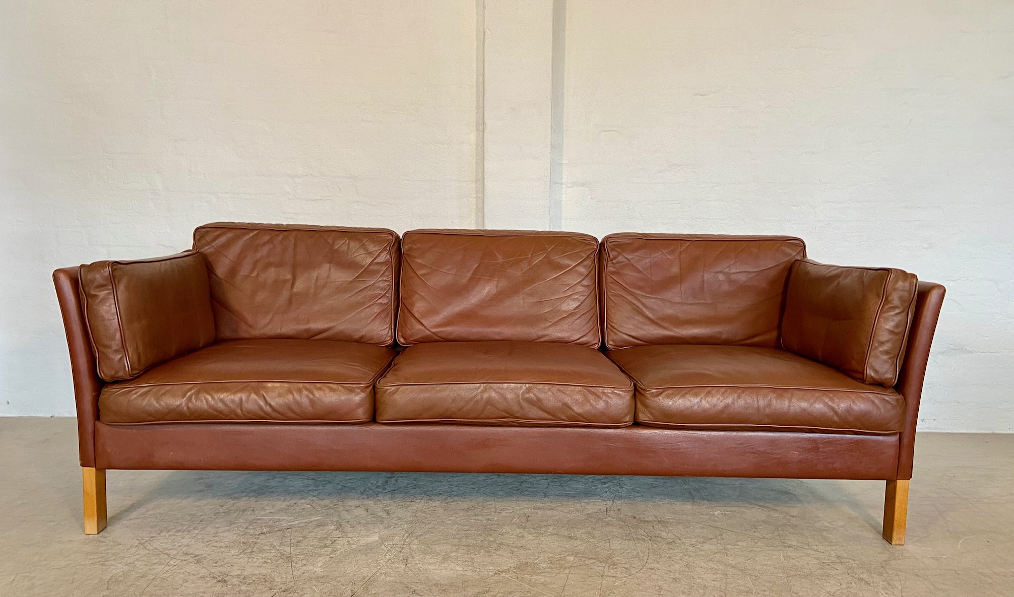 VINTAGE DANISH MID CENTURY MOGENS HANSEN 3 PERSON COGNAC LEATHER SOFA 1960,s