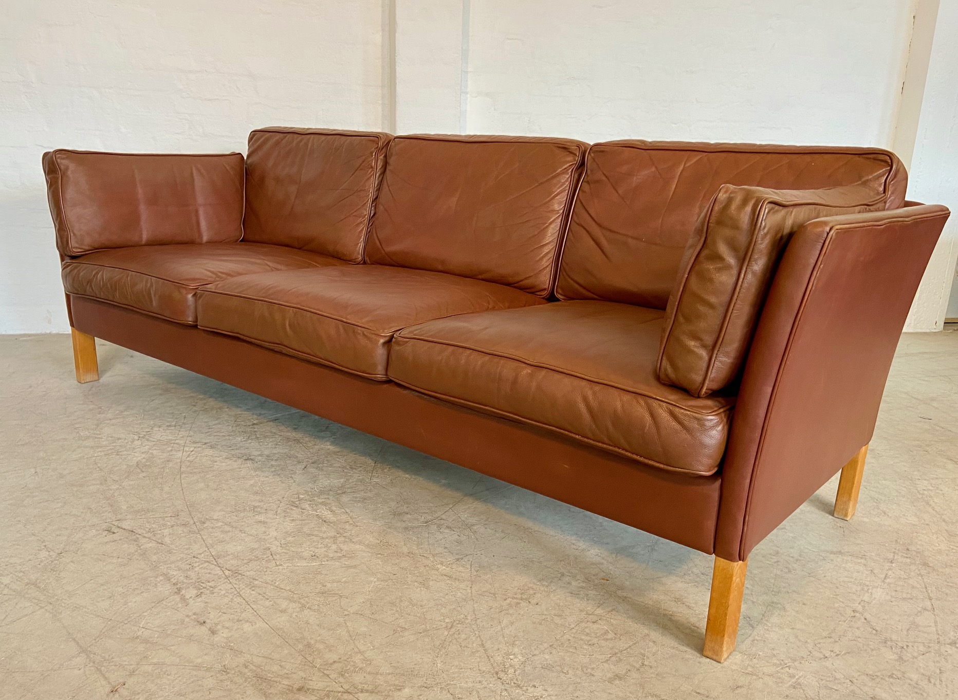 VINTAGE DANISH MID CENTURY MOGENS HANSEN 3 PERSON COGNAC LEATHER SOFA 1960,s