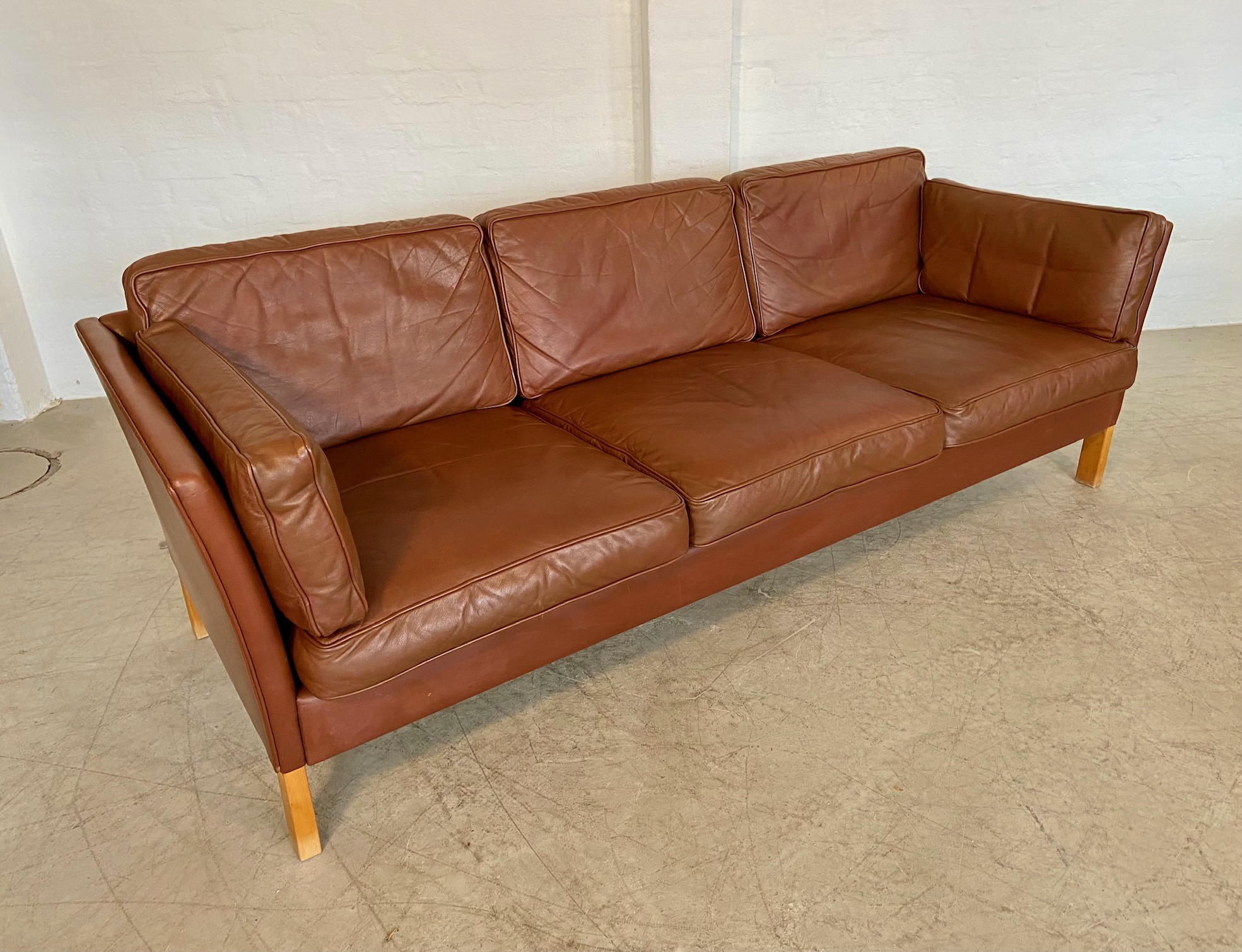 VINTAGE DANISH MID CENTURY MOGENS HANSEN 3 PERSON COGNAC LEATHER SOFA 1960,s