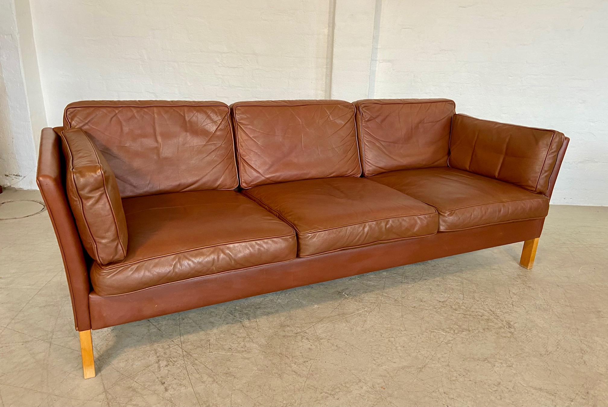 VINTAGE DANISH MID CENTURY MOGENS HANSEN 3 PERSON COGNAC LEATHER SOFA 1960,s