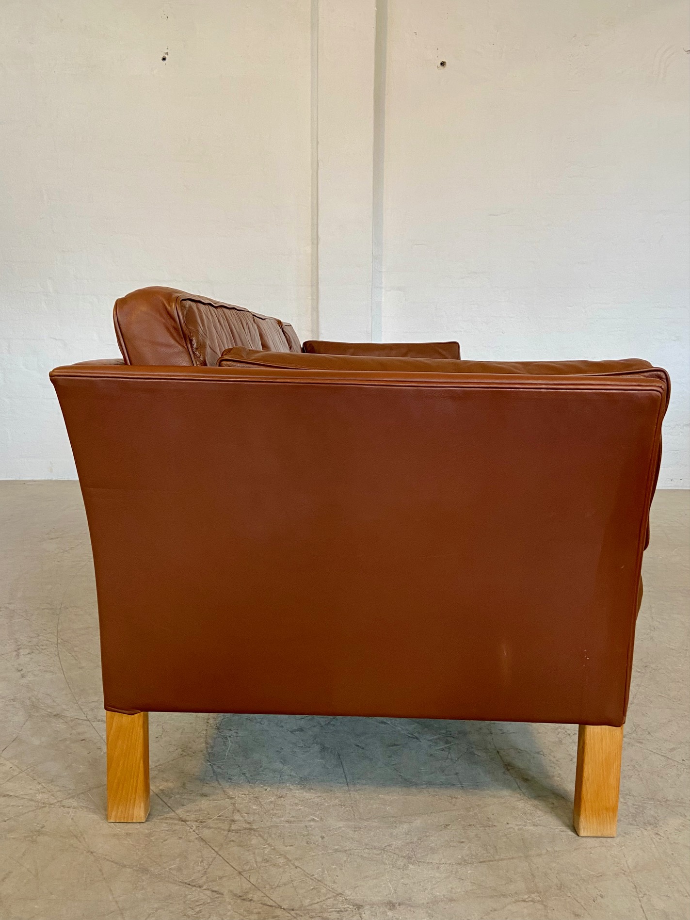 VINTAGE DANISH MID CENTURY MOGENS HANSEN 3 PERSON COGNAC LEATHER SOFA 1960,s