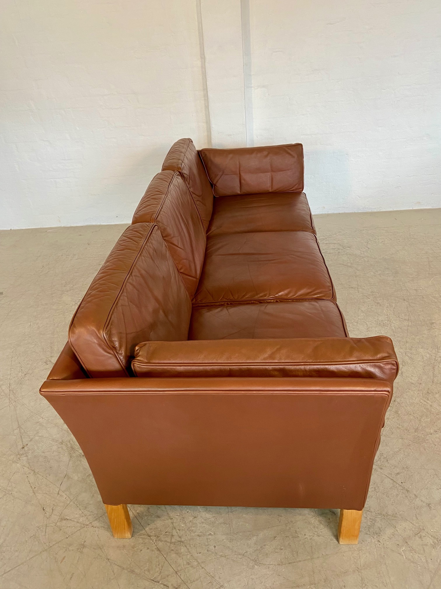 VINTAGE DANISH MID CENTURY MOGENS HANSEN 3 PERSON COGNAC LEATHER SOFA 1960,s