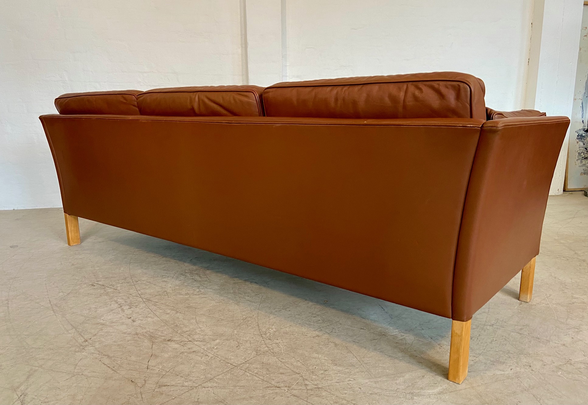 VINTAGE DANISH MID CENTURY MOGENS HANSEN 3 PERSON COGNAC LEATHER SOFA 1960,s