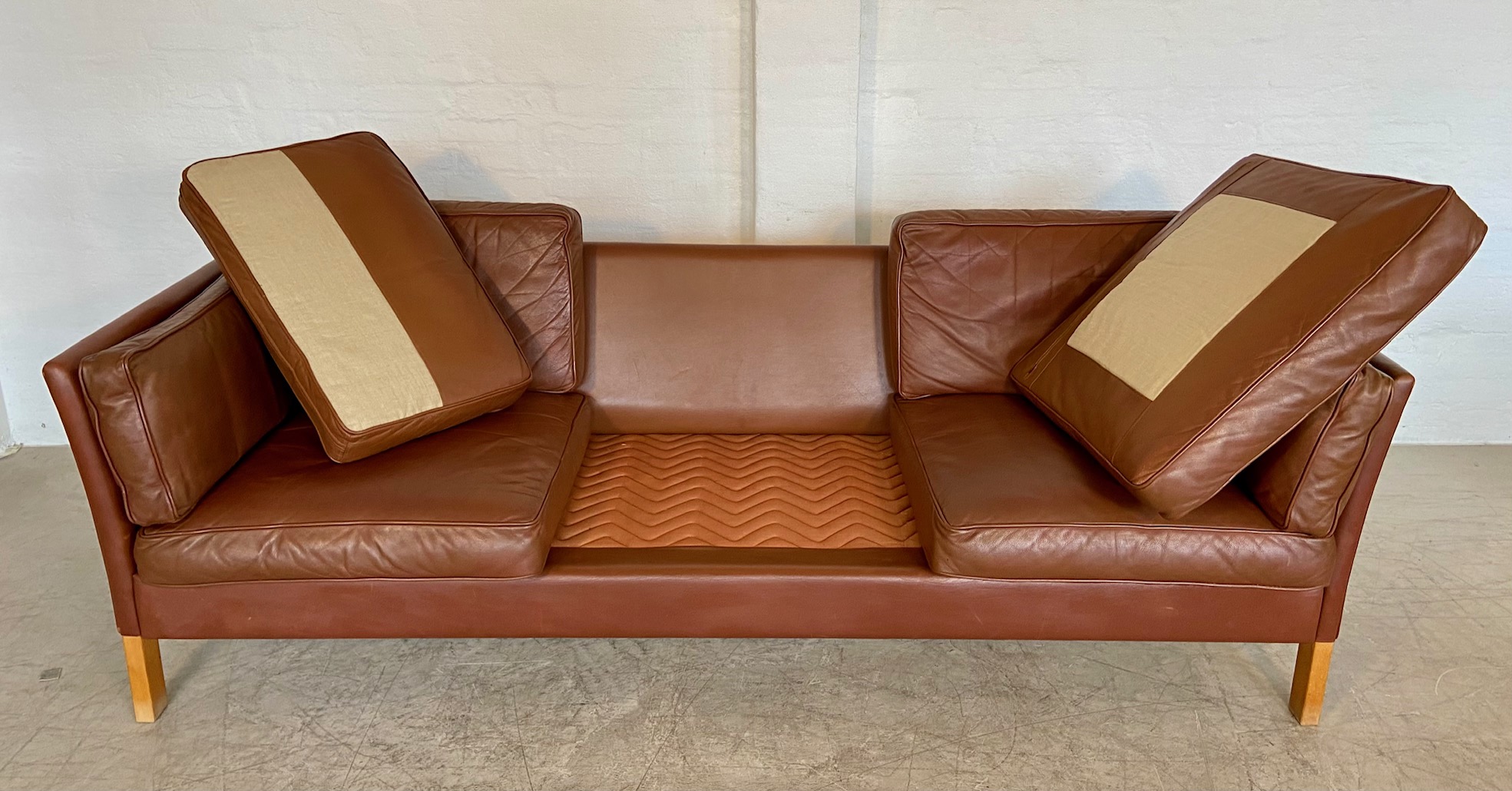 VINTAGE DANISH MID CENTURY MOGENS HANSEN 3 PERSON COGNAC LEATHER SOFA 1960,s