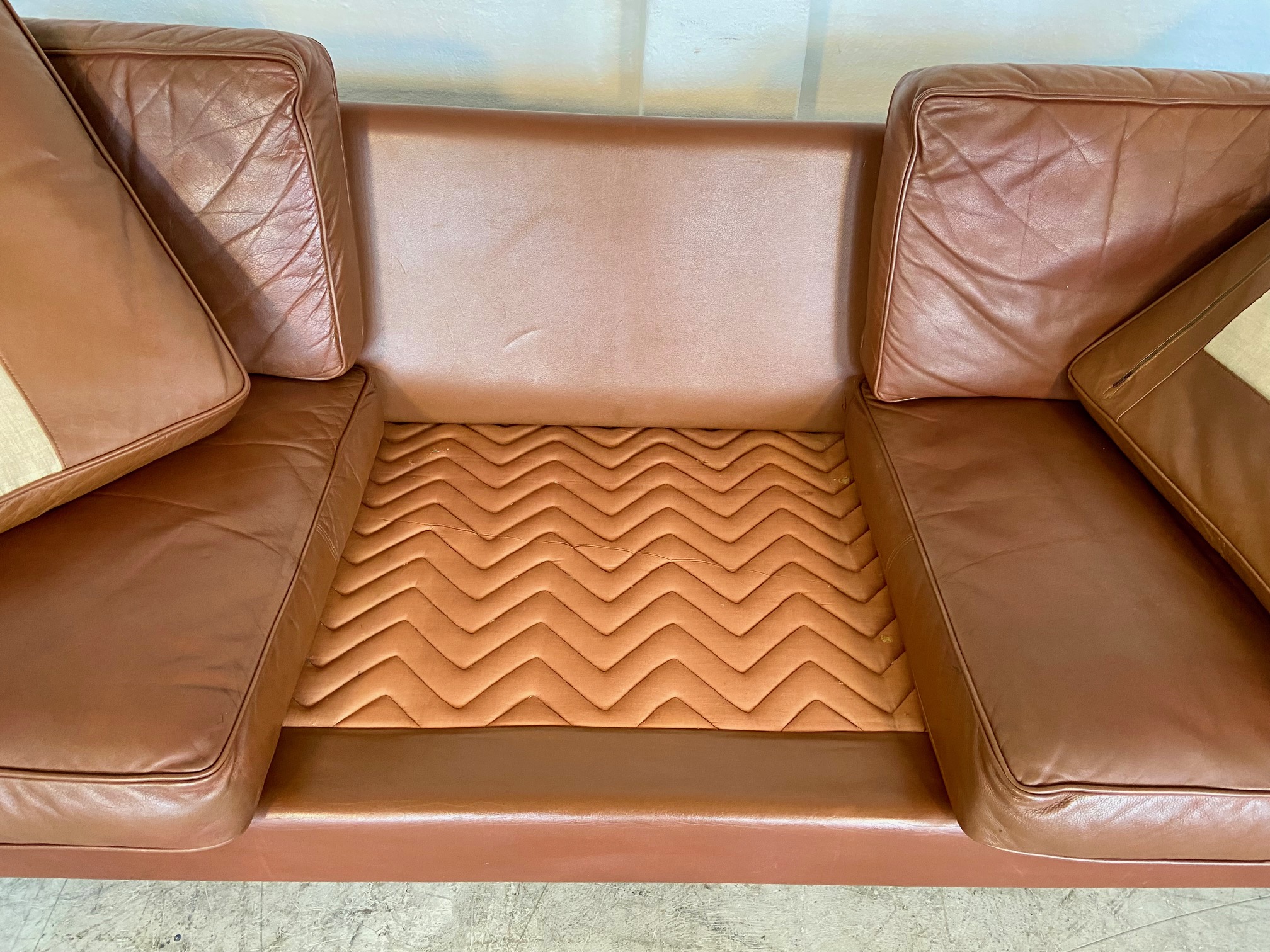 VINTAGE DANISH MID CENTURY MOGENS HANSEN 3 PERSON COGNAC LEATHER SOFA 1960,s