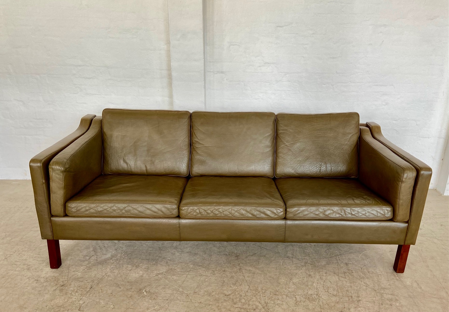 MOGENS HANSEN VINTAGE DANISH MID CENTURY 3 PERSON OLIVE GREEN LEATHER SOFA 1960,s