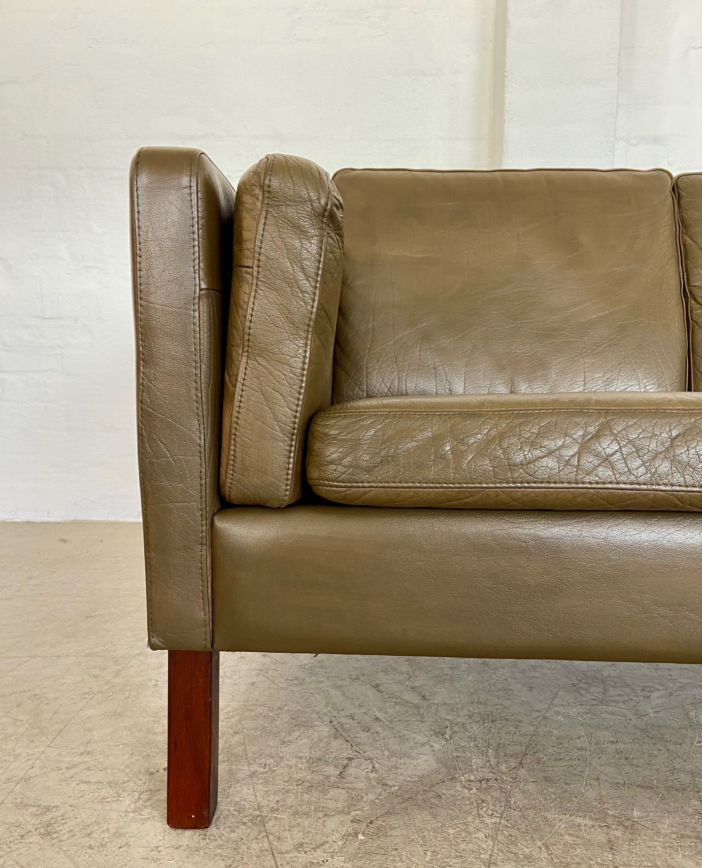 MOGENS HANSEN VINTAGE DANISH MID CENTURY 3 PERSON OLIVE GREEN LEATHER SOFA 1960,s