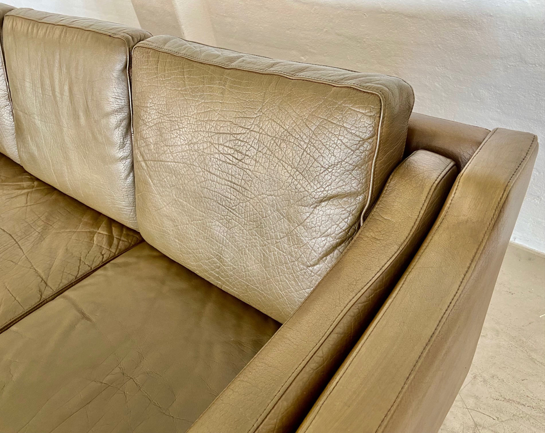 MOGENS HANSEN VINTAGE DANISH MID CENTURY 3 PERSON OLIVE GREEN LEATHER SOFA 1960,s