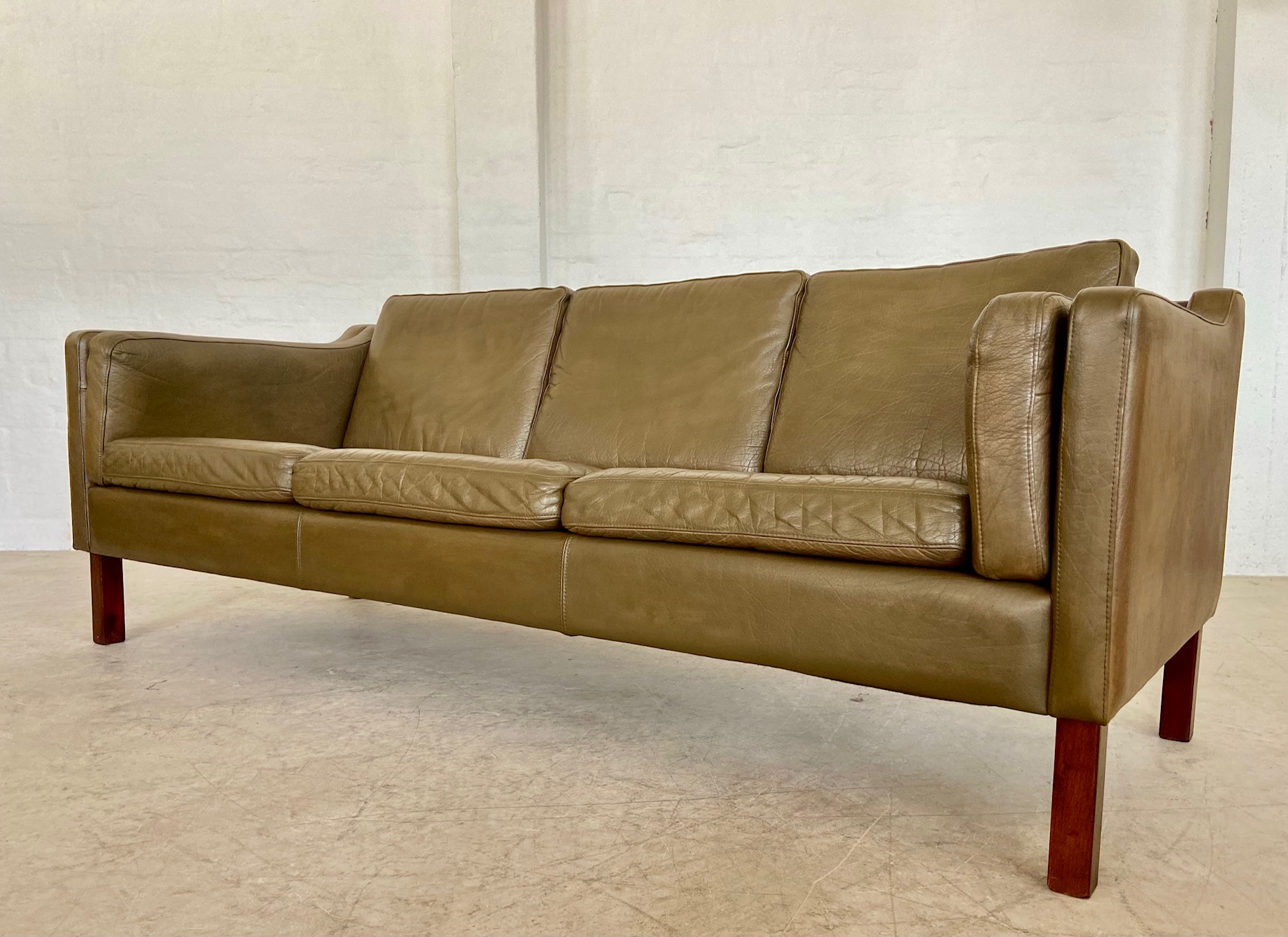 MOGENS HANSEN VINTAGE DANISH MID CENTURY 3 PERSON OLIVE GREEN LEATHER SOFA 1960,s