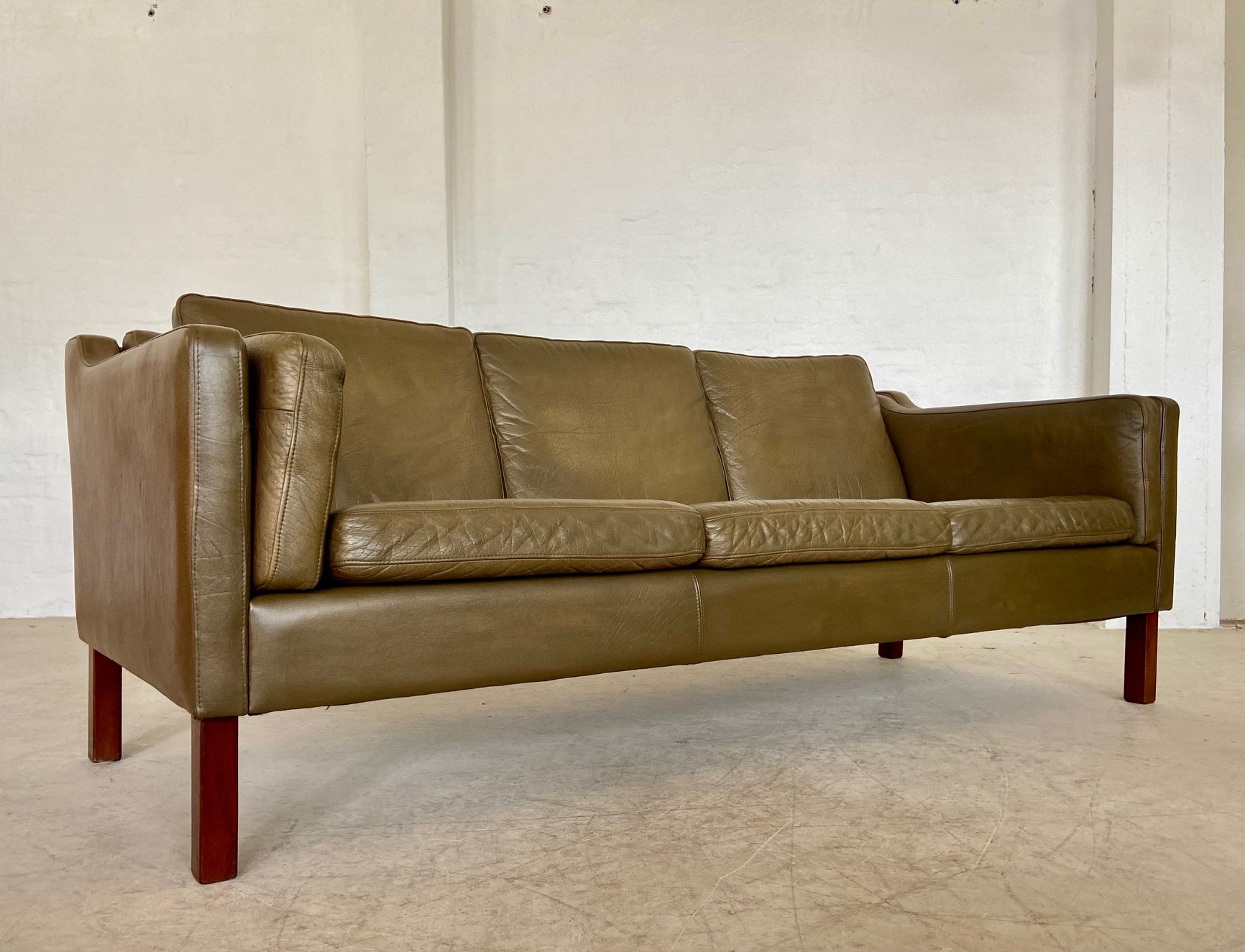 MOGENS HANSEN VINTAGE DANISH MID CENTURY 3 PERSON OLIVE GREEN LEATHER SOFA 1960,s