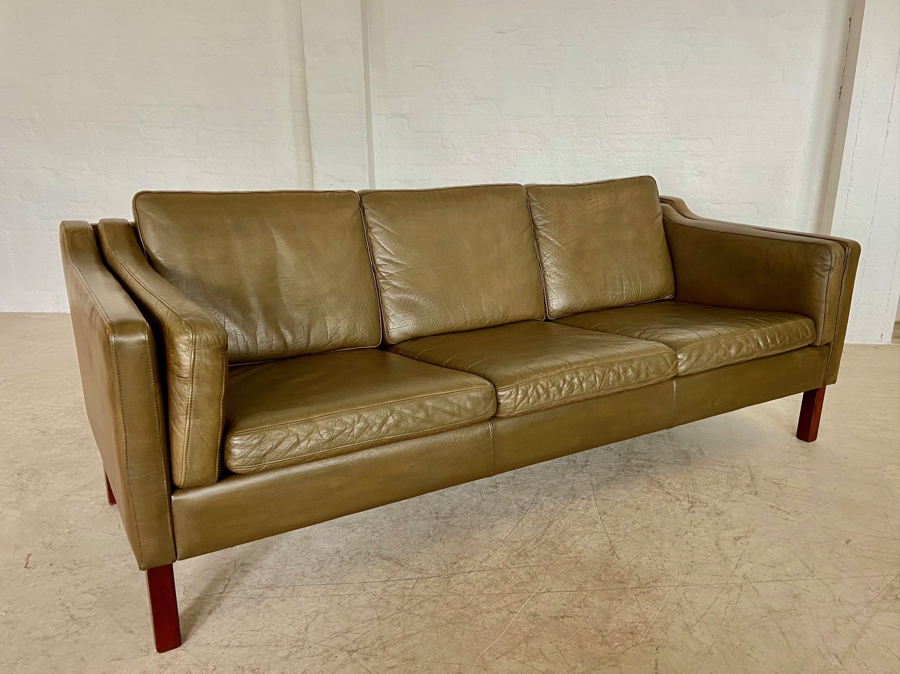 MOGENS HANSEN VINTAGE DANISH MID CENTURY 3 PERSON OLIVE GREEN LEATHER SOFA 1960,s
