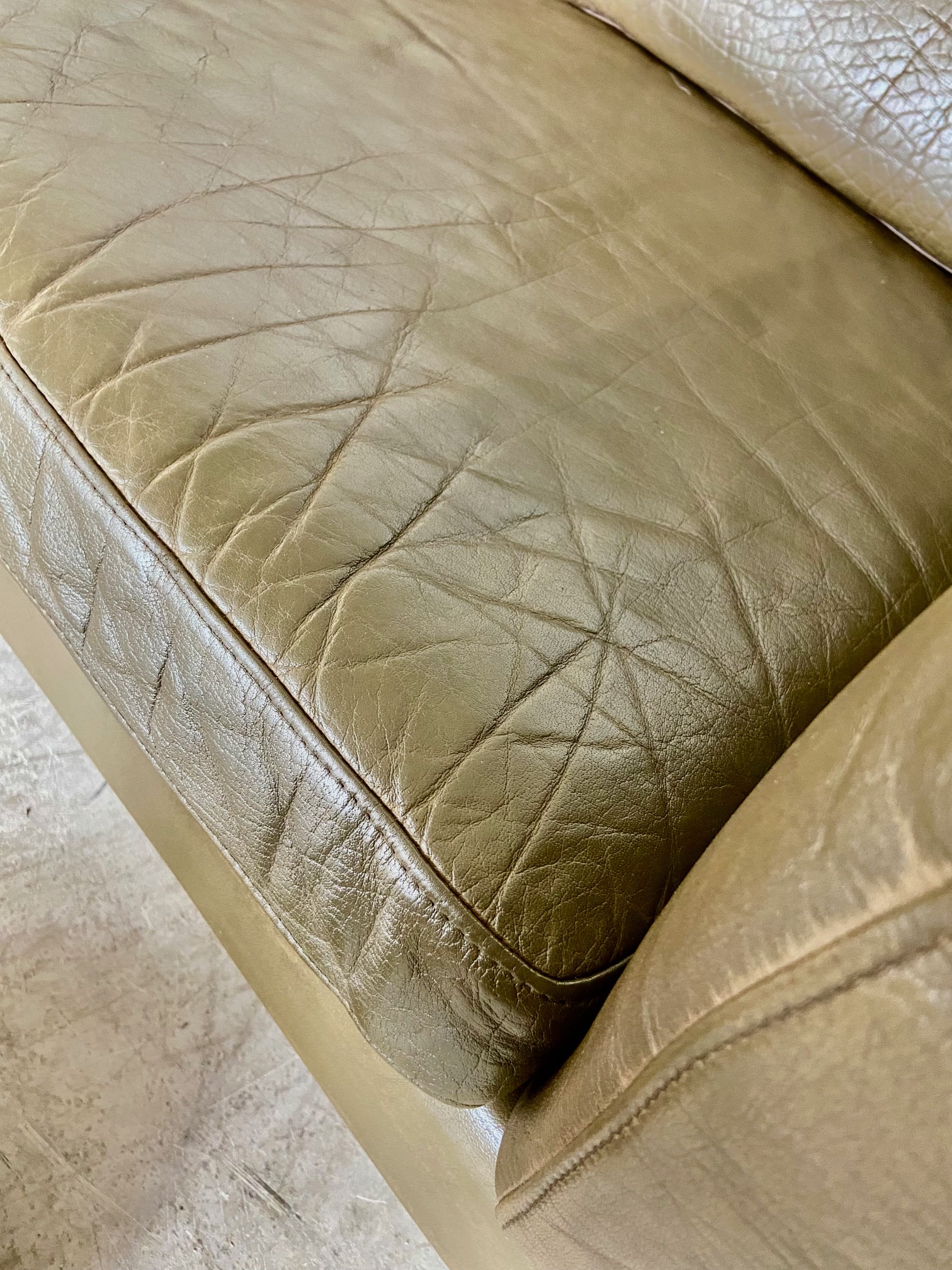 MOGENS HANSEN VINTAGE DANISH MID CENTURY 3 PERSON OLIVE GREEN LEATHER SOFA 1960,s