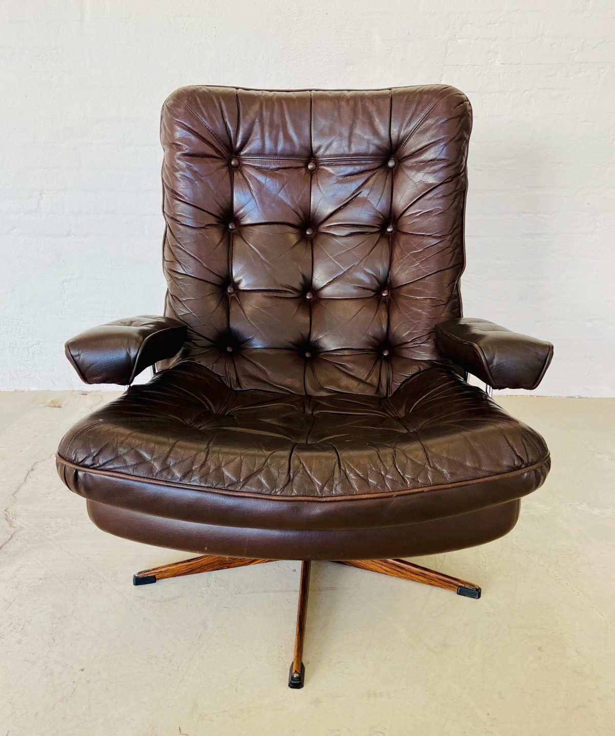 IMG_4664 Danish Vintage Mid Century Brown leather and chromed Swivel chair 1970,s