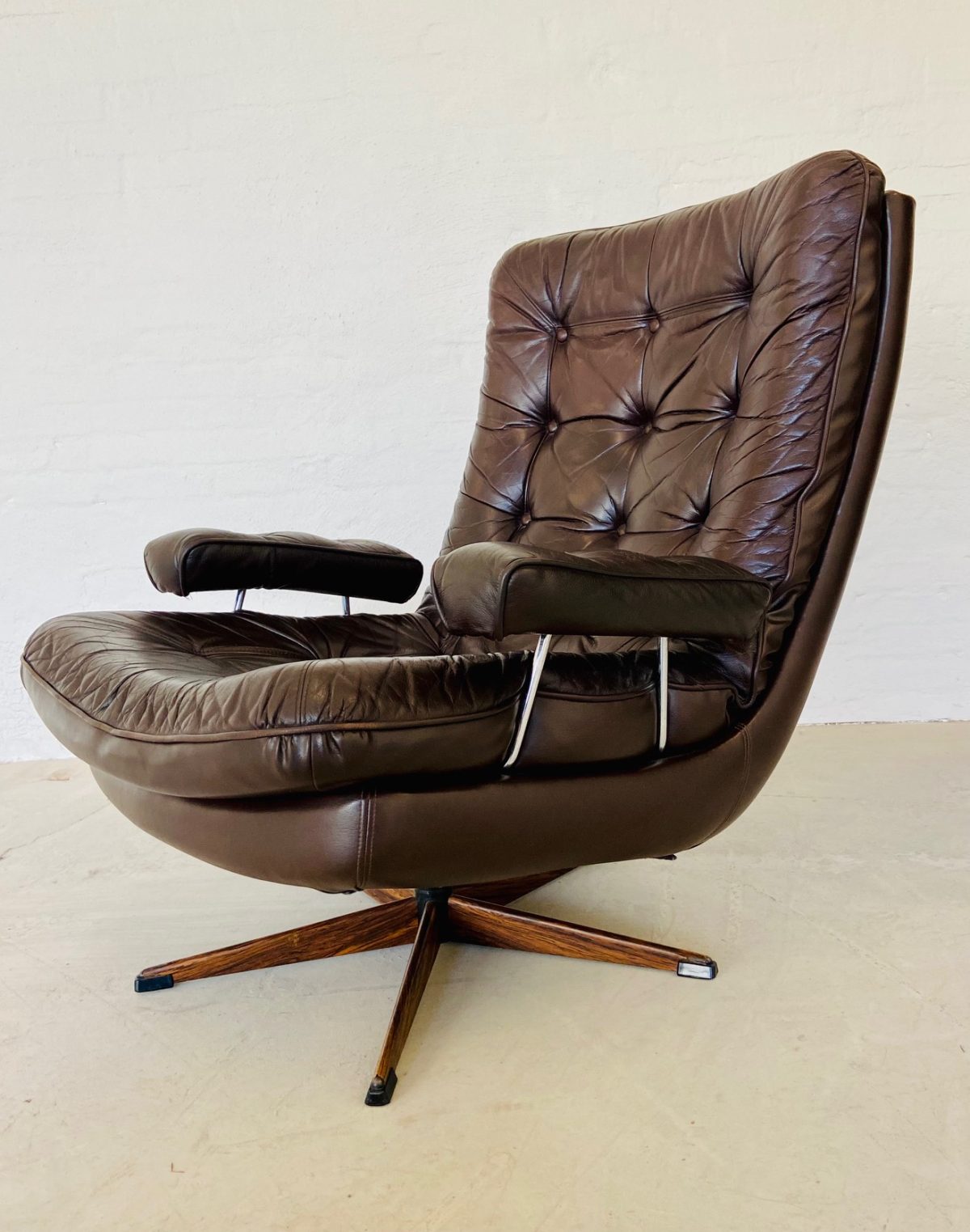 IMG_4668 Danish Vintage Mid Century Brown leather and chromed Swivel chair 1970,s