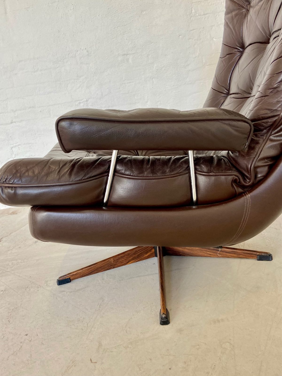IMG_4670 Danish Vintage Mid Century Brown leather and chromed Swivel chair 1970,s