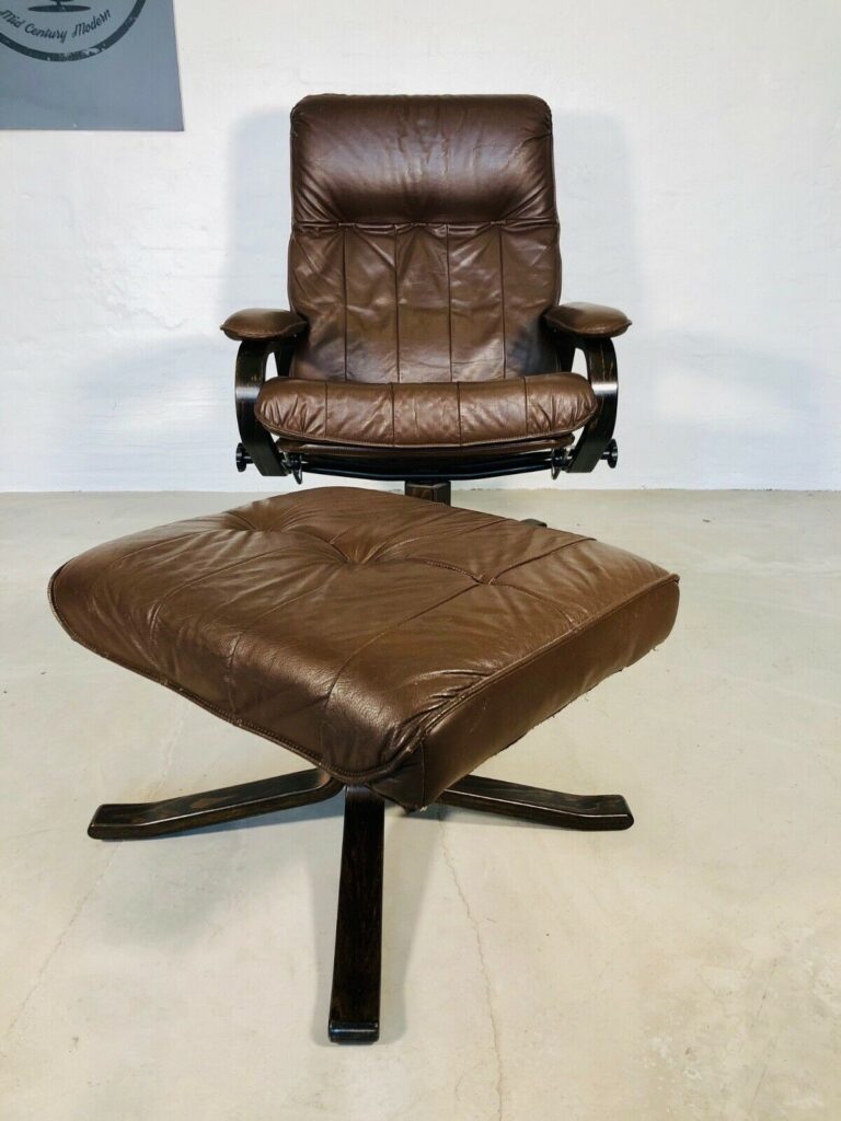 Vintage Danish Mid Century Lounge Chair In Dark Cognac Leather And Rosewood