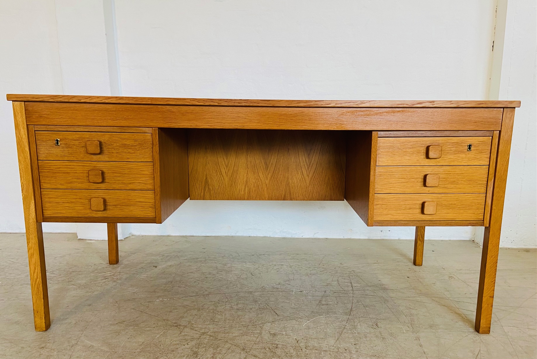 IMG_9405 VINTAGE RETRO DANISH MID CENTURY OAK DESK BY DOMINO MØBLER 1960