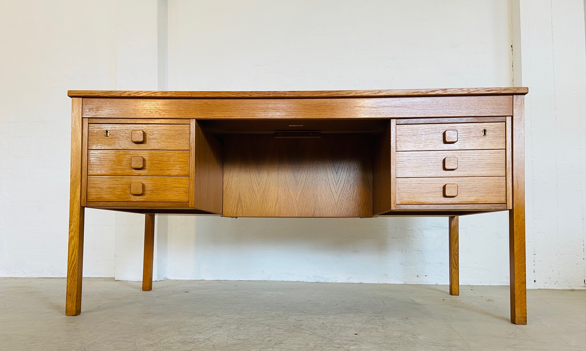 IMG_9406 VINTAGE RETRO DANISH MID CENTURY OAK DESK BY DOMINO MØBLER 1960