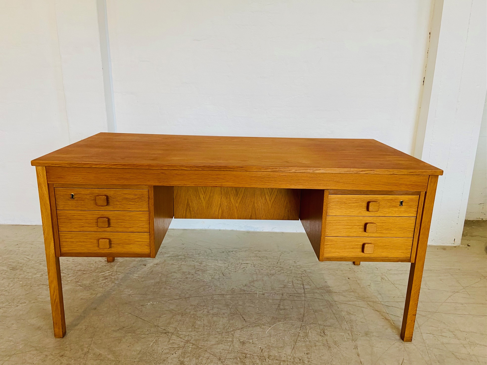 IMG_9408 VINTAGE RETRO DANISH MID CENTURY OAK DESK BY DOMINO MØBLER 1960