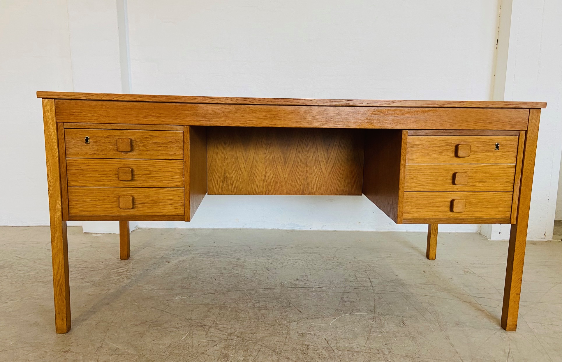 IMG_9410 VINTAGE RETRO DANISH MID CENTURY OAK DESK BY DOMINO MØBLER 1960