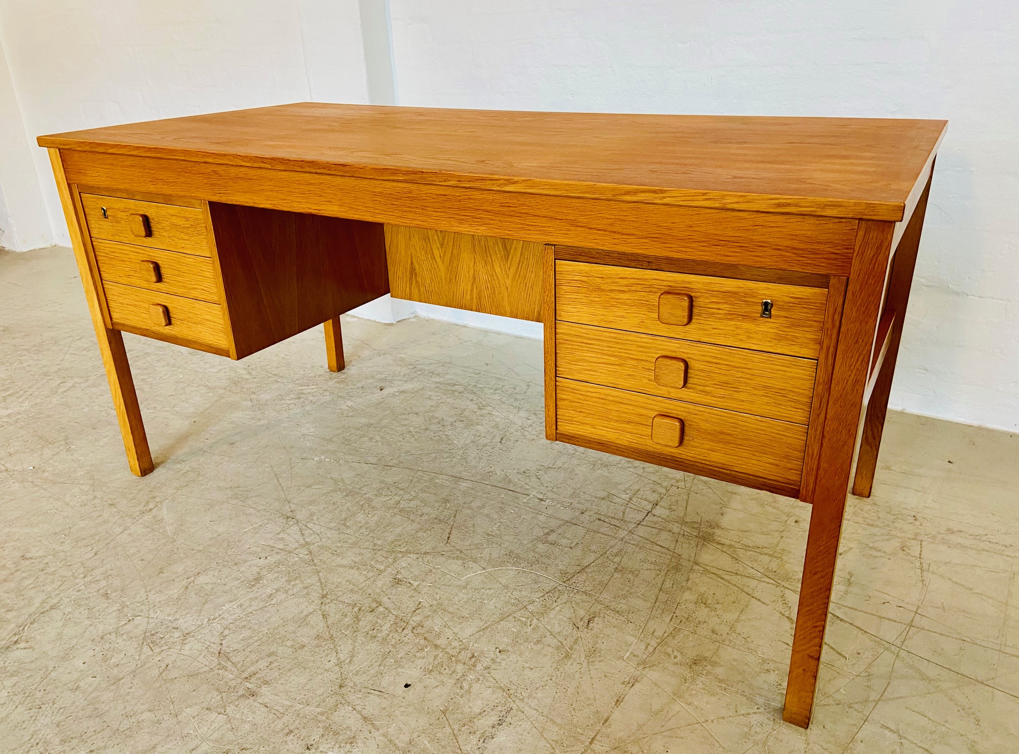 IMG_9412 VINTAGE RETRO DANISH MID CENTURY OAK DESK BY DOMINO MØBLER 1960