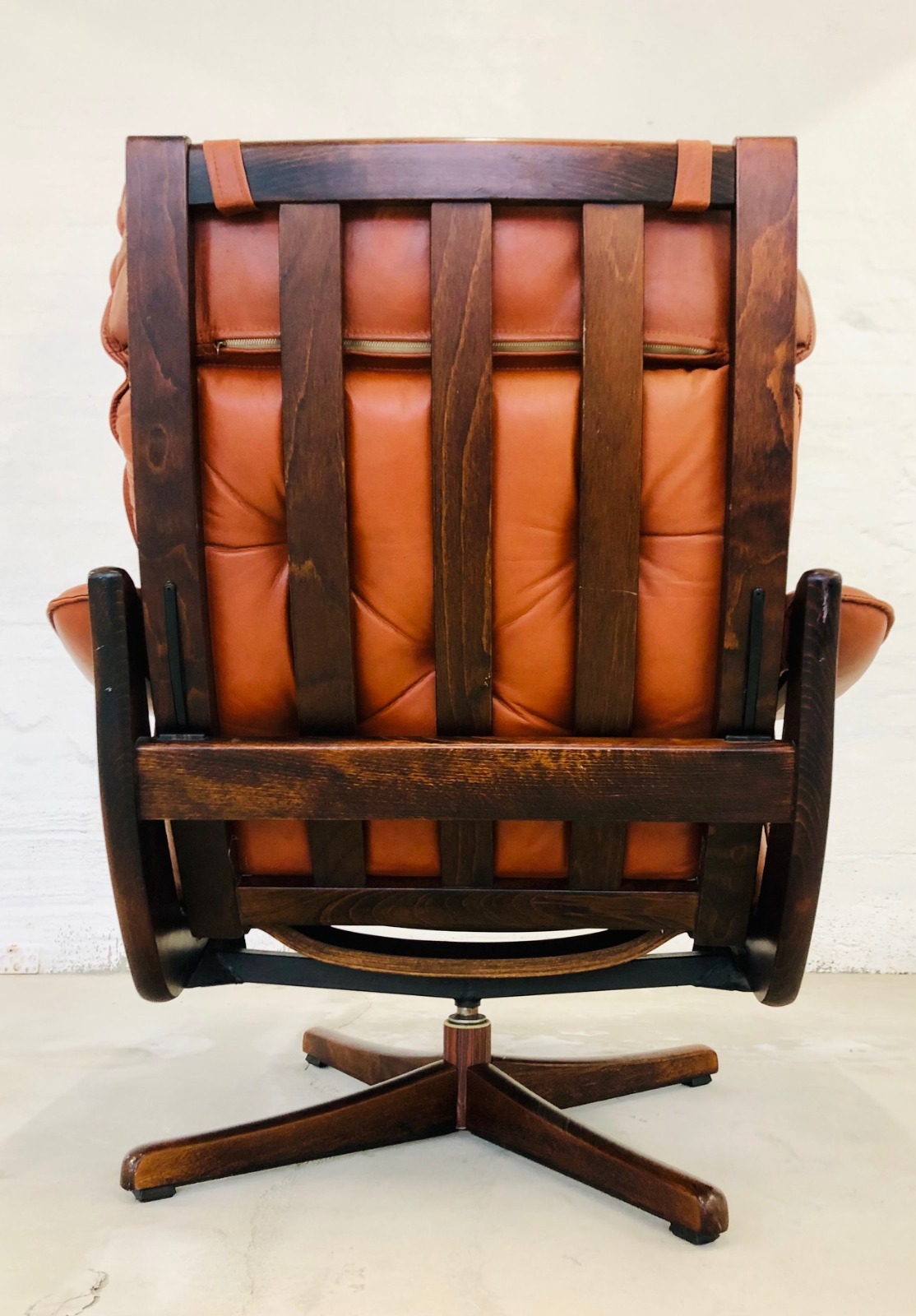 Vintage Scandinavian Mid-Century Reclining Lounge Chair In Cognac Leather