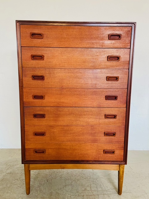 IMG_8774 VINTAGE DANISH MID CENTURY TALLBOY CHEST OF DRAWERS by BORGE MOGENSEN 1960,s