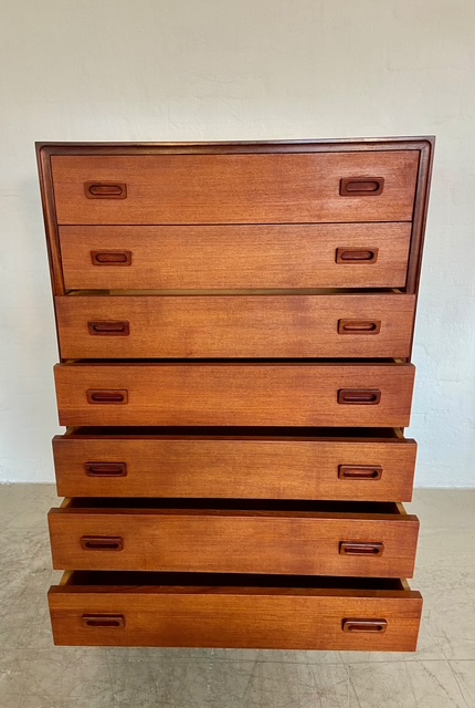 VINTAGE DANISH MID CENTURY TALLBOY CHEST OF DRAWERS by BORGE MOGENSEN 1960,s