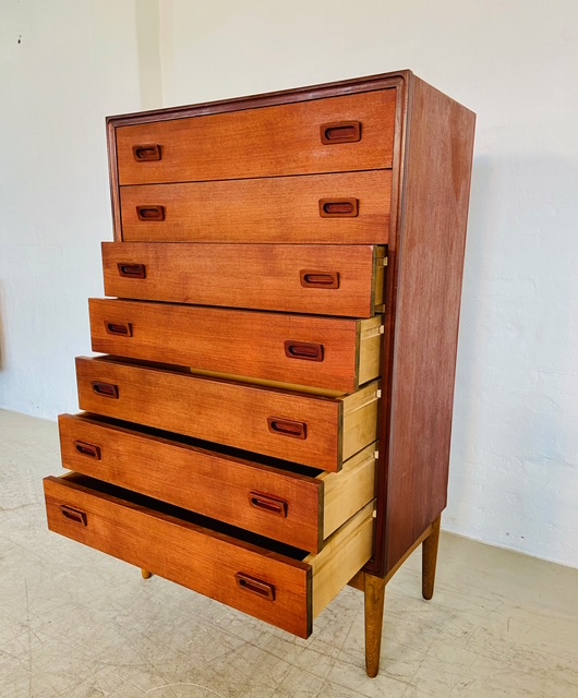 VINTAGE DANISH MID CENTURY TALLBOY CHEST OF DRAWERS by BORGE MOGENSEN 1960,s