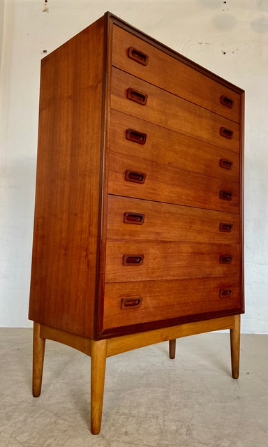 VINTAGE DANISH MID CENTURY TALLBOY CHEST OF DRAWERS by BORGE MOGENSEN 1960,s