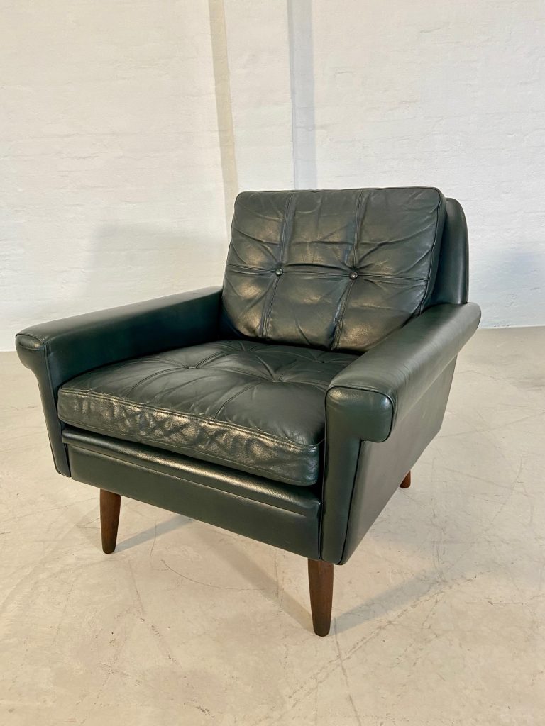 Vintage Danish Mid Century Svend Skipper Lounge Chair In Bottle Green Leather