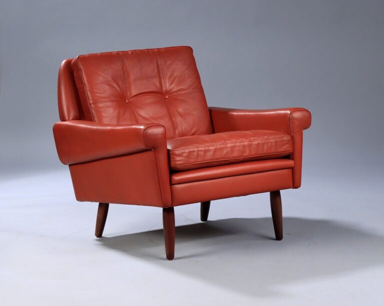 Vintage Danish Mid Century Svend Skipper Lounge Chair In Cognac Leather