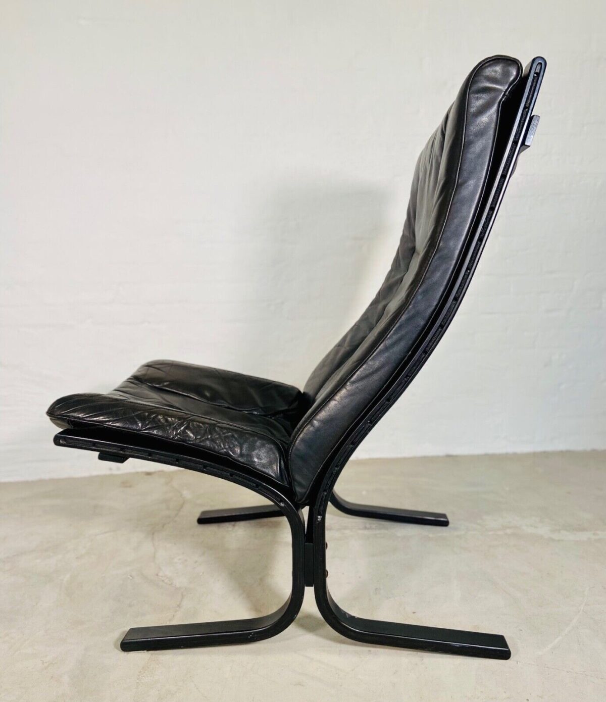 Vintage Norwegian Mid Century Leather Chaise Lounge Chair By Ingmar Relling