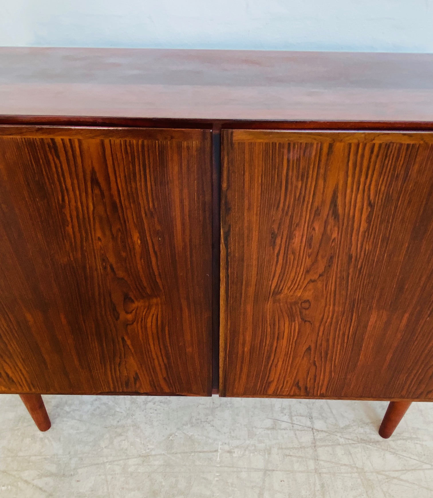 IMG_9867 VINTAGE RETRO DANISH MID CENTURY ROSEWOOD SIDEBOARD BY GUNNI OMANN 1960,S