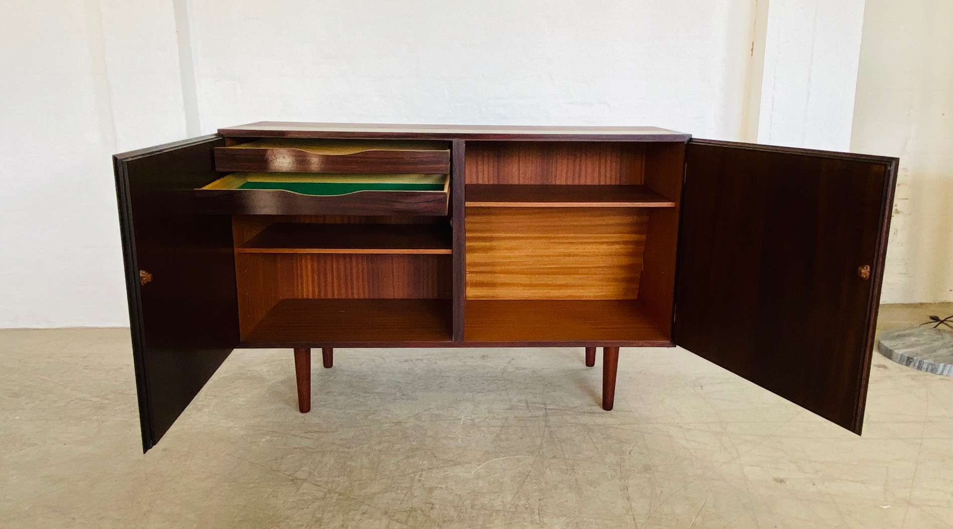 IMG_9868 VINTAGE RETRO DANISH MID CENTURY ROSEWOOD SIDEBOARD BY GUNNI OMANN 1960,S