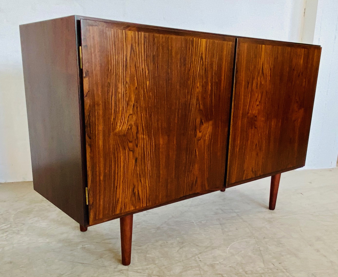 IMG_9875 VINTAGE RETRO DANISH MID CENTURY ROSEWOOD SIDEBOARD BY GUNNI OMANN 1960,S