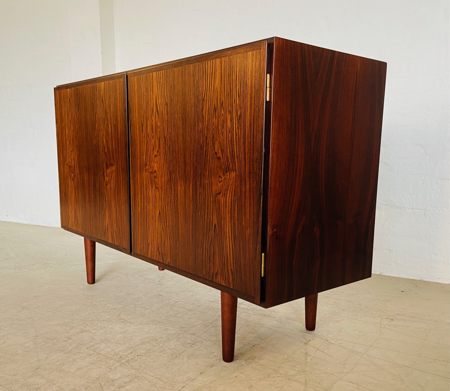 IMG_9880 VINTAGE RETRO DANISH MID CENTURY ROSEWOOD SIDEBOARD BY GUNNI OMANN 1960,S