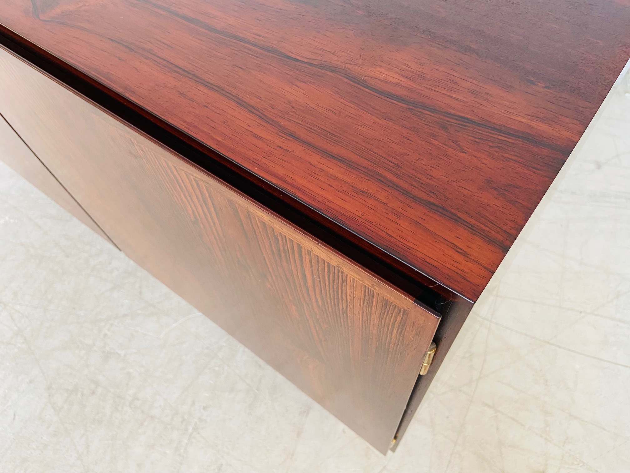 IMG_9884 VINTAGE RETRO DANISH MID CENTURY ROSEWOOD SIDEBOARD BY GUNNI OMANN 1960,S