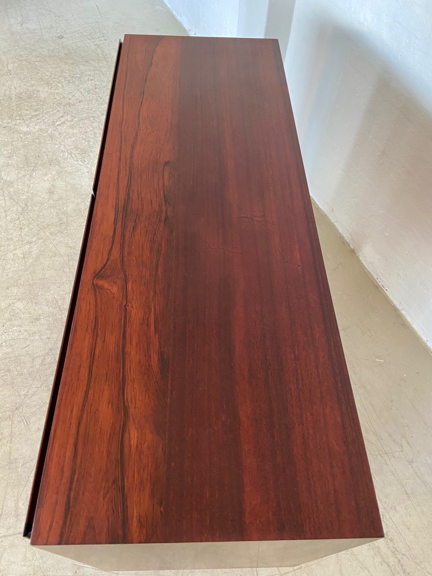 IMG_9885 VINTAGE RETRO DANISH MID CENTURY ROSEWOOD SIDEBOARD BY GUNNI OMANN 1960,S