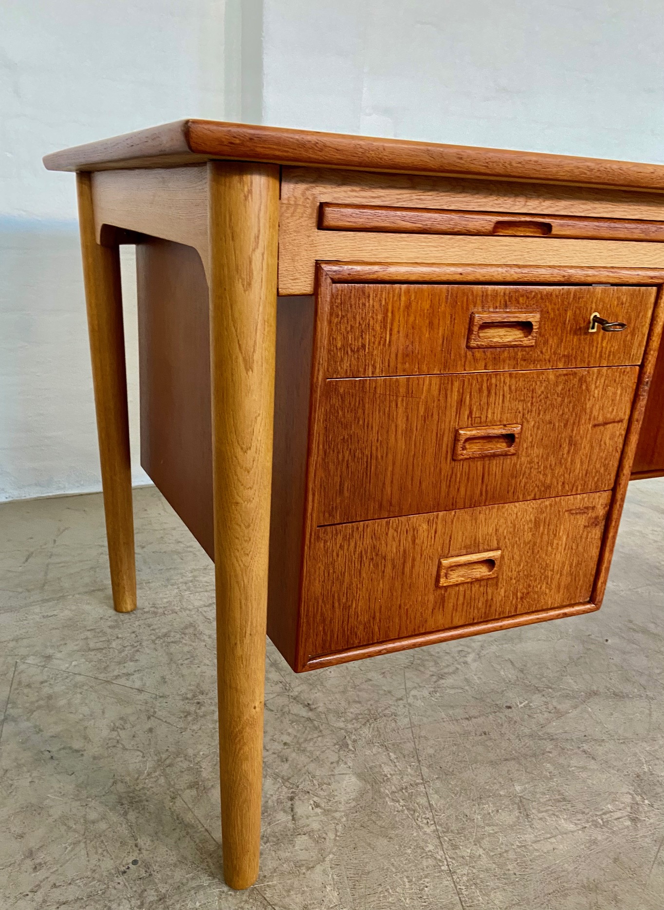 Vintage Retro Danish Teak and Oak Desk by Børge Mogensen for Søborg Møbelfabrik, 1960s