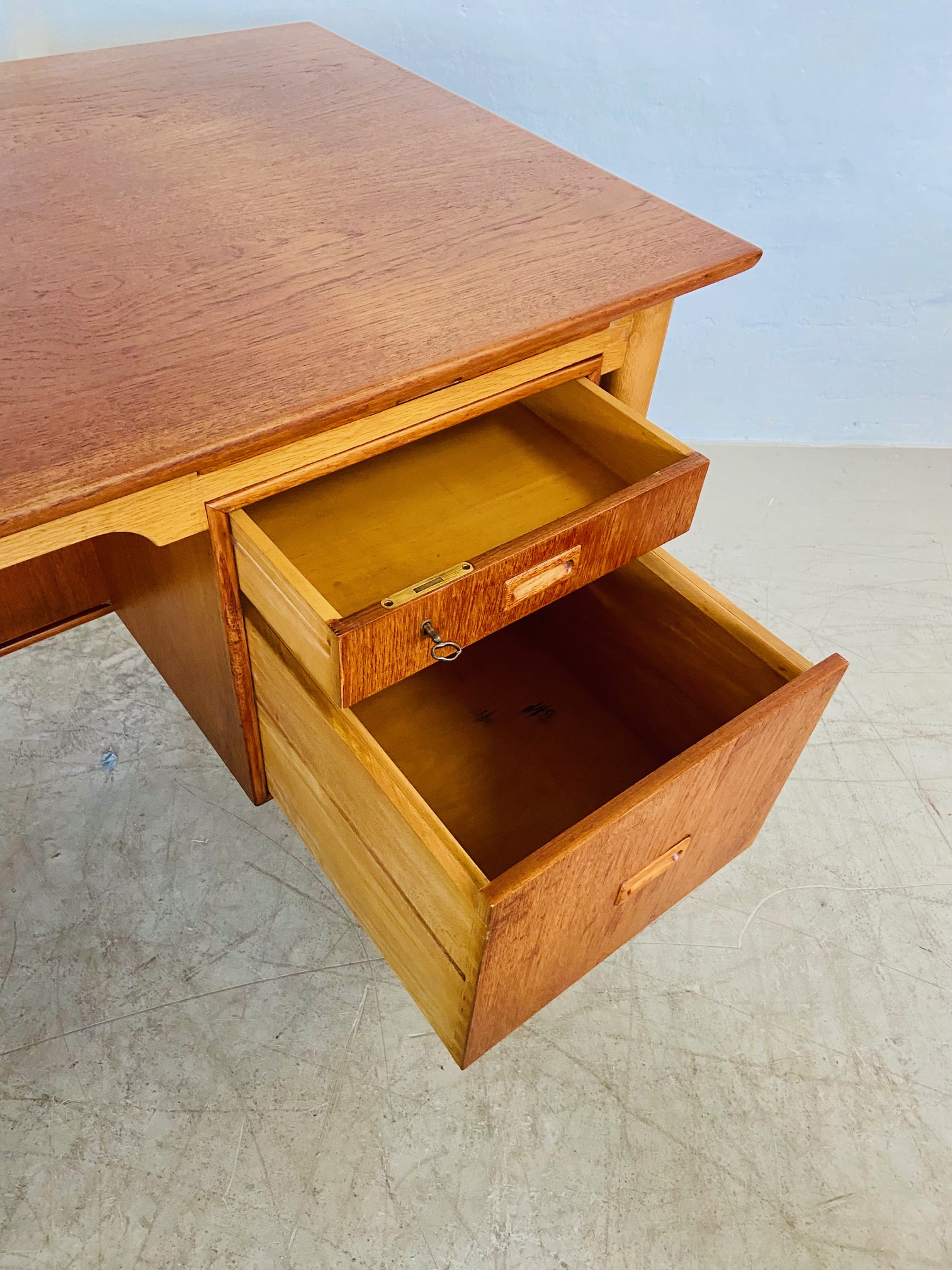 Vintage Retro Danish Teak and Oak Desk by Børge Mogensen for Søborg Møbelfabrik, 1960s